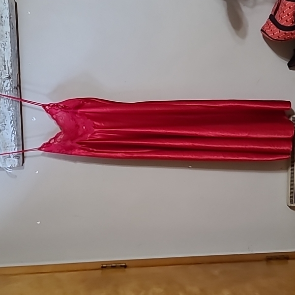 Sexy red satin slip dress with lace  Victoria's Secret sz small - Picture 2 of 3